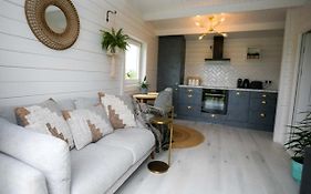 The Paddocks Cabin - Stylish, Cozy & Private